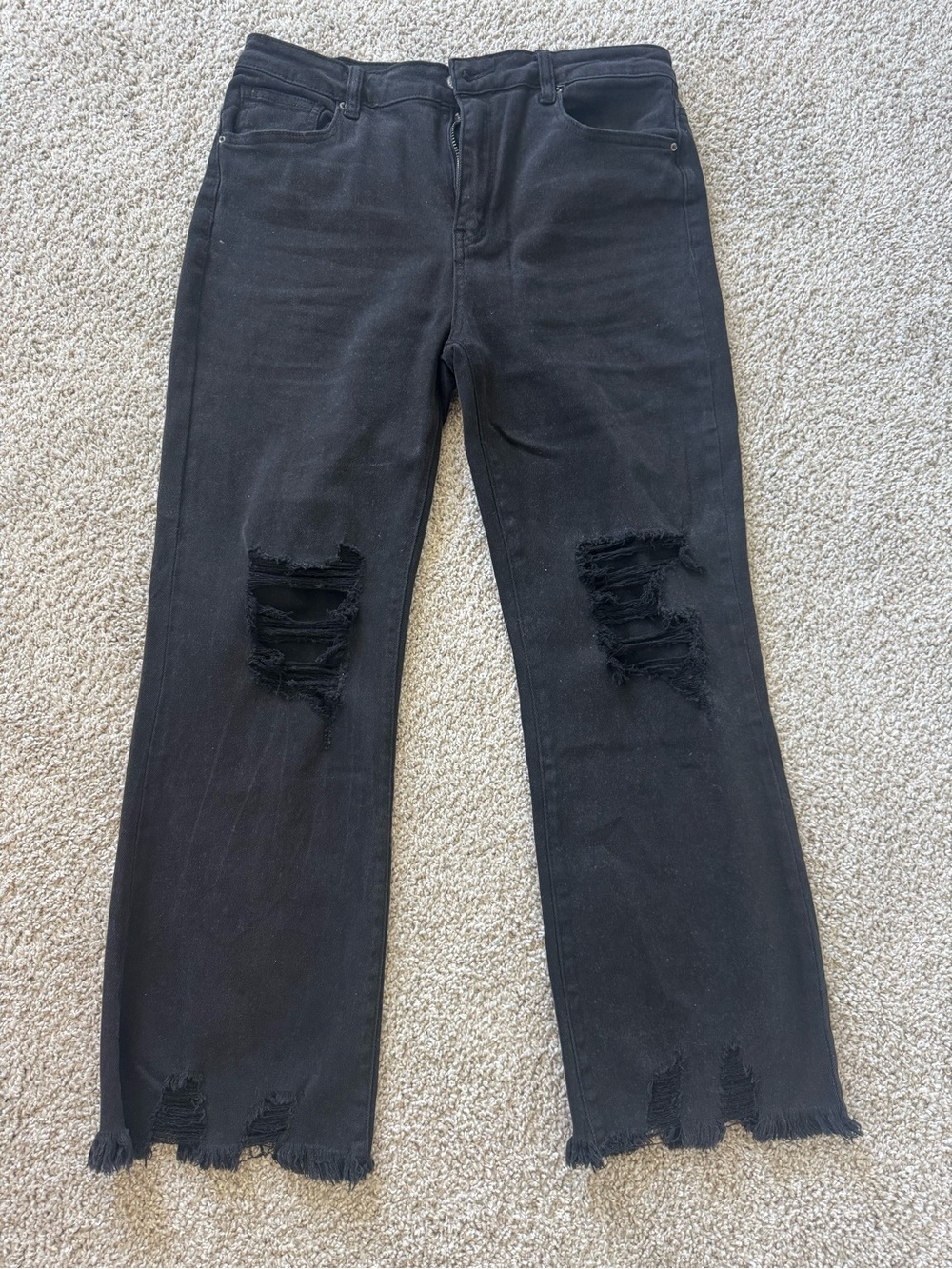 women’s black Zenana distressed cropped jeans - L